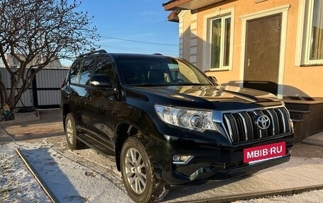 Toyota Land Cruiser Prado 150 рестайлинг 2, 2021 год, 7 600 000 рублей, 3 фотография