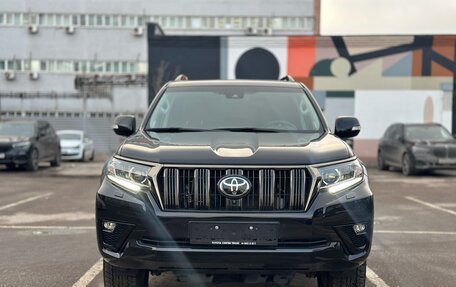 Toyota Land Cruiser Prado 150 рестайлинг 2, 2022 год, 9 490 000 рублей, 2 фотография