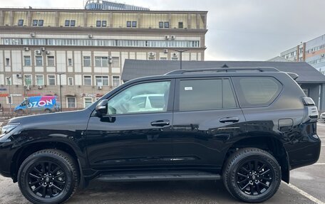 Toyota Land Cruiser Prado 150 рестайлинг 2, 2022 год, 9 490 000 рублей, 3 фотография