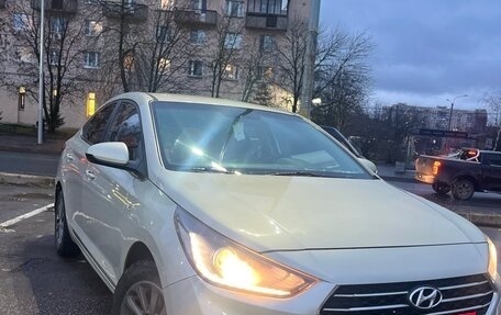 Hyundai Solaris II рестайлинг, 2017 год, 1 300 000 рублей, 2 фотография