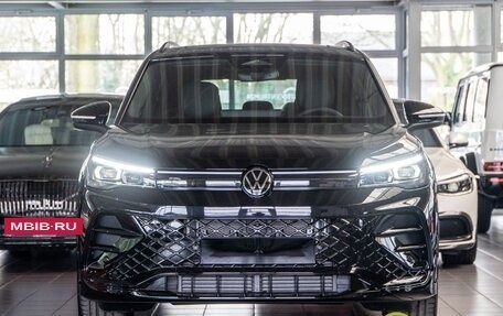 Volkswagen Tiguan, 2024 год, 8 233 000 рублей, 2 фотография