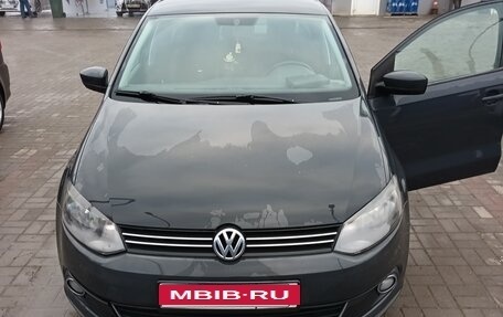 Volkswagen Polo VI (EU Market), 2011 год, 950 000 рублей, 1 фотография