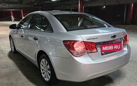 Chevrolet Cruze II, 2011 год, 1 050 000 рублей, 7 фотография