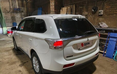 Mitsubishi Outlander III рестайлинг 3, 2012 год, 1 750 000 рублей, 5 фотография