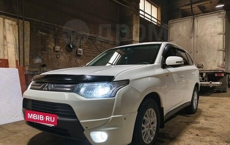 Mitsubishi Outlander III рестайлинг 3, 2012 год, 1 750 000 рублей, 2 фотография