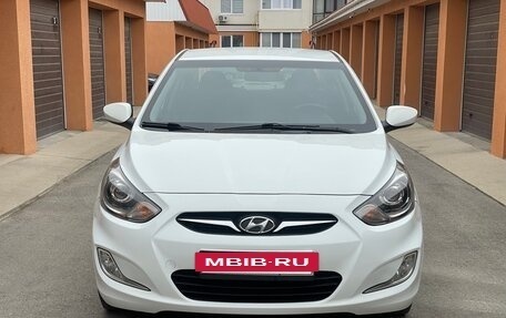 Hyundai Solaris II рестайлинг, 2012 год, 1 045 000 рублей, 2 фотография