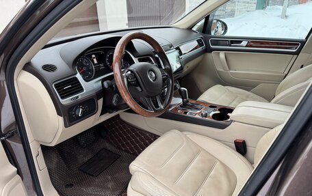 Volkswagen Touareg III, 2012 год, 2 400 000 рублей, 3 фотография