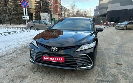 Toyota Camry, 2021 год, 3 990 000 рублей, 1 фотография