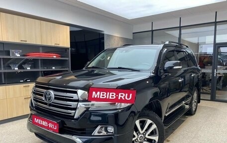 Toyota Land Cruiser 200, 2016 год, 5 800 000 рублей, 1 фотография