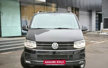 Volkswagen Multivan T6 рестайлинг, 2017 год, 3 257 000 рублей, 3 фотография