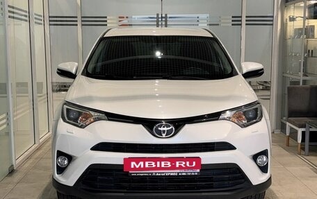 Toyota RAV4, 2018 год, 2 499 000 рублей, 2 фотография