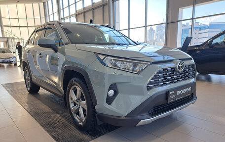 Toyota RAV4, 2020 год, 3 196 000 рублей, 3 фотография