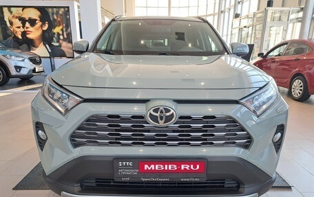 Toyota RAV4, 2020 год, 3 196 000 рублей, 2 фотография