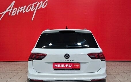 Volkswagen Tiguan II, 2021 год, 2 487 000 рублей, 4 фотография