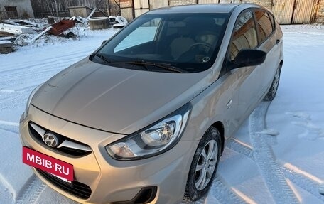 Hyundai Solaris II рестайлинг, 2014 год, 750 000 рублей, 2 фотография