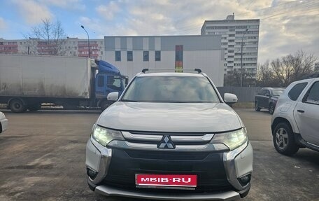 Mitsubishi Outlander III рестайлинг 3, 2016 год, 2 290 000 рублей, 1 фотография