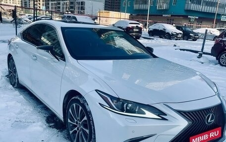 Lexus ES VII, 2021 год, 4 700 000 рублей, 1 фотография