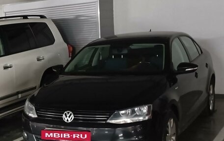 Volkswagen Jetta VI, 2013 год, 1 400 000 рублей, 2 фотография