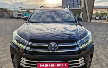 Toyota Highlander III, 2019 год, 4 400 000 рублей, 1 фотография