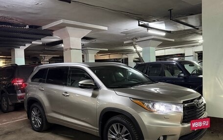 Toyota Highlander III, 2014 год, 2 990 000 рублей, 2 фотография