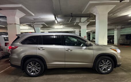 Toyota Highlander III, 2014 год, 2 990 000 рублей, 3 фотография