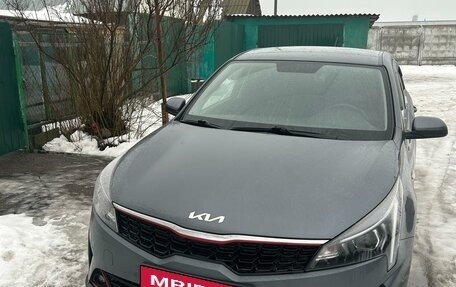 KIA Rio IV, 2021 год, 1 580 000 рублей, 1 фотография