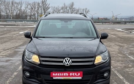 Volkswagen Tiguan I, 2016 год, 1 850 000 рублей, 2 фотография