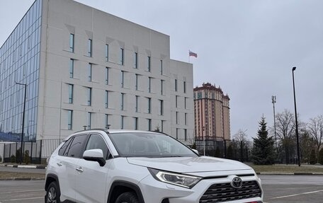 Toyota RAV4, 2020 год, 3 770 000 рублей, 3 фотография