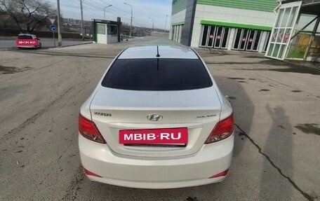 Hyundai Solaris II рестайлинг, 2015 год, 980 000 рублей, 4 фотография