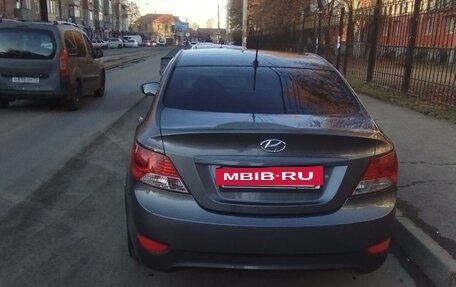 Hyundai Solaris II рестайлинг, 2013 год, 700 000 рублей, 2 фотография