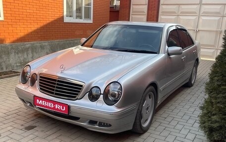 Mercedes-Benz E-Класс, 2001 год, 900 000 рублей, 1 фотография