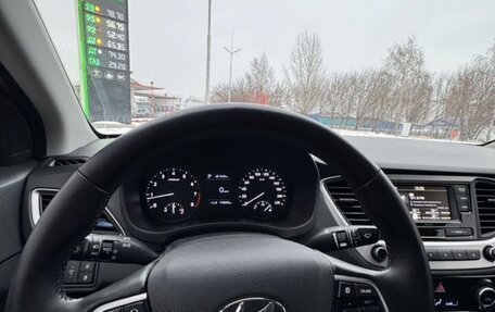 Hyundai Solaris II рестайлинг, 2018 год, 1 350 000 рублей, 3 фотография