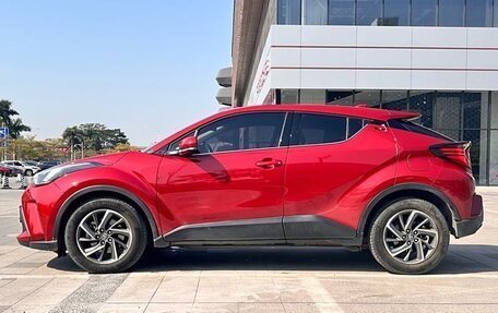 Toyota C-HR I рестайлинг, 2021 год, 1 874 000 рублей, 4 фотография