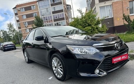 Toyota Camry, 2017 год, 2 400 000 рублей, 2 фотография