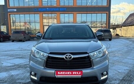 Toyota Highlander III, 2014 год, 2 980 000 рублей, 2 фотография