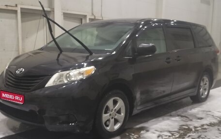 Toyota Sienna III, 2010 год, 1 895 000 рублей, 1 фотография