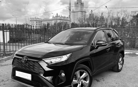 Toyota RAV4, 2020 год, 3 045 000 рублей, 1 фотография