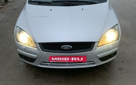 Ford Focus II рестайлинг, 2005 год, 370 000 рублей, 1 фотография