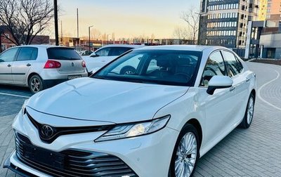 Toyota Camry, 2019 год, 3 900 000 рублей, 1 фотография