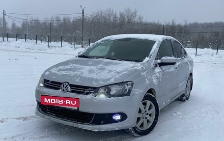 Volkswagen Polo VI (EU Market), 2012 год, 850 000 рублей, 2 фотография