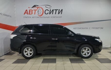 Mitsubishi Outlander III рестайлинг 3, 2013 год, 1 370 000 рублей, 4 фотография