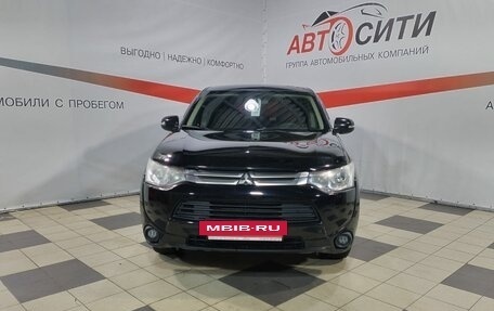 Mitsubishi Outlander III рестайлинг 3, 2013 год, 1 370 000 рублей, 2 фотография