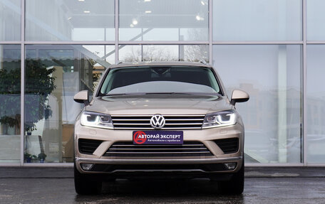 Volkswagen Touareg III, 2015 год, 3 669 000 рублей, 2 фотография