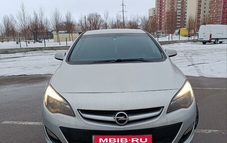 Opel Astra J, 2013 год, 950 000 рублей, 3 фотография