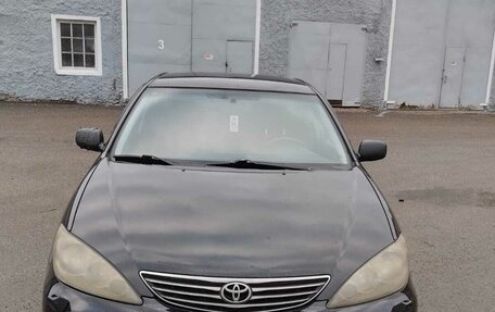 Toyota Camry V40, 2005 год, 990 000 рублей, 1 фотография