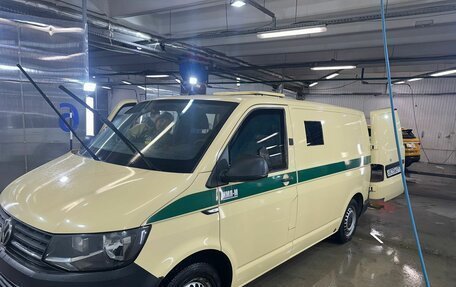 Volkswagen Transporter T6 рестайлинг, 2017 год, 1 250 000 рублей, 1 фотография