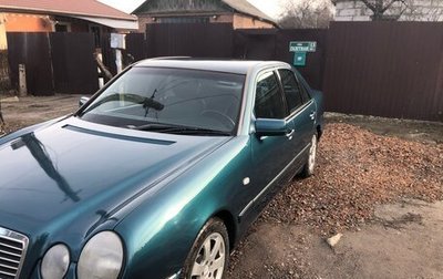 Mercedes-Benz E-Класс, 1995 год, 580 000 рублей, 1 фотография