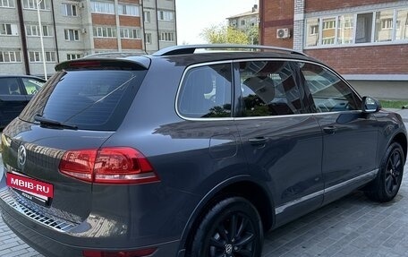 Volkswagen Touareg III, 2011 год, 2 380 000 рублей, 4 фотография