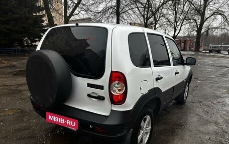 Chevrolet Niva I рестайлинг, 2017 год, 785 000 рублей, 4 фотография