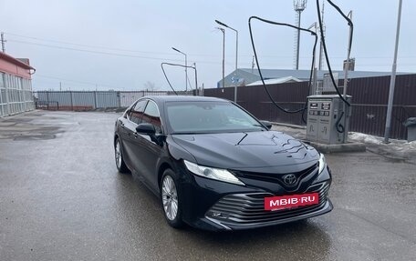 Toyota Camry, 2018 год, 2 770 000 рублей, 2 фотография